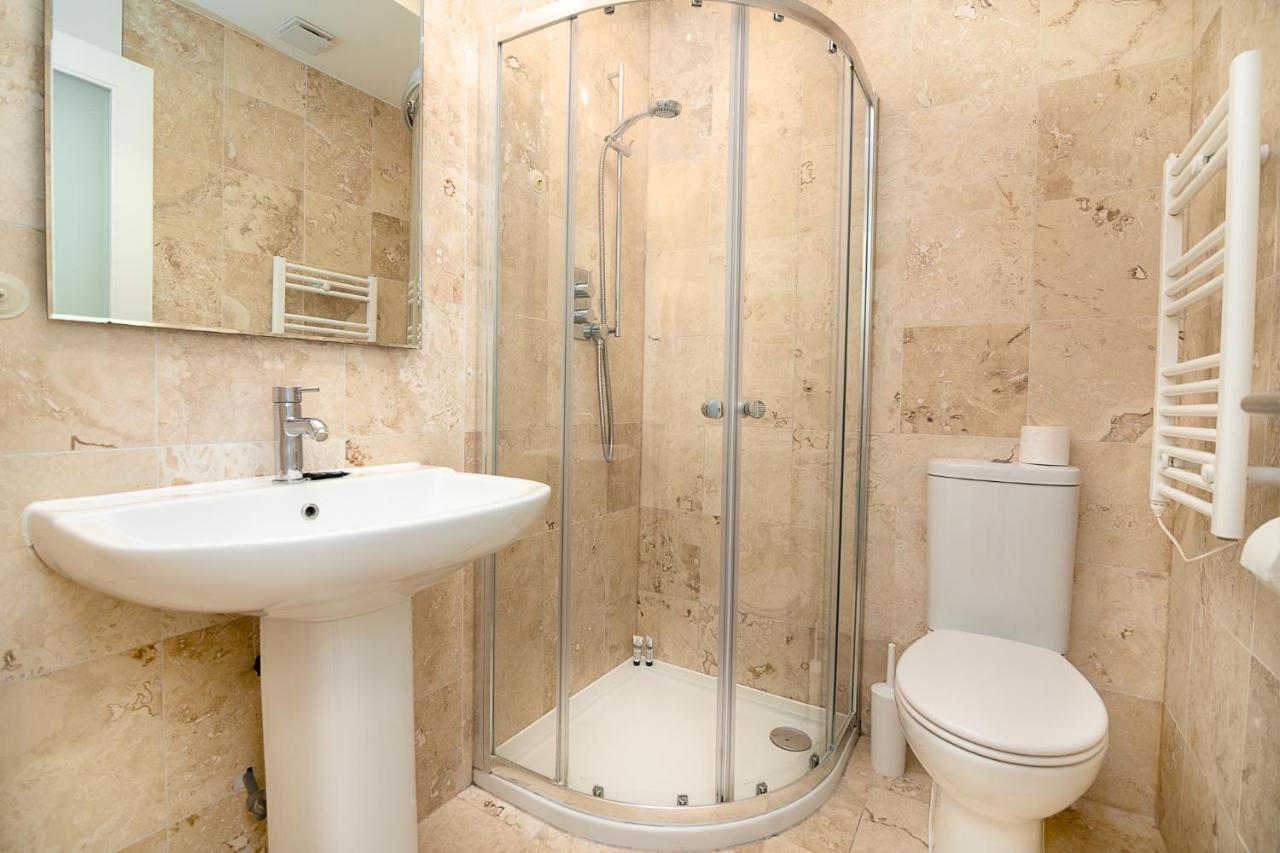 Modern 1 Bed Flat For Up To 2 People In Holborn, London With Free Wifi Apartment Екстериор снимка
